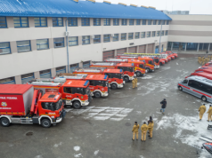Śląska straż pożarna z nowymi samochodami