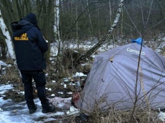 W cztery ostatnie noce strażnicy miejscy kontrolowali pustostany i proponowali pomoc osobom w kryzysie bezdomności