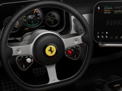 Analogowy bunt w Maranello. Pierwsze elektryczne Ferrari Luce stawia na mechaniczne piękno
