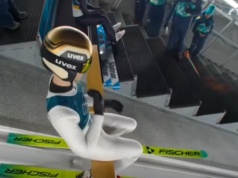 Wymowny gest Kacpra Tomasiaka przed skokiem. Skoczek się nie krępował