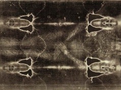 Całun Turyński powstał przy wykorzystaniu średniowiecznego reliefu?