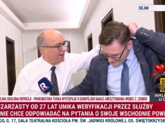 Nietypowa scena w Sejmie. Czarzasty próbował objąć przedstawiciela Republiki