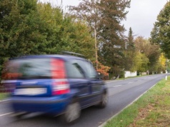 Twój licznik prędkości kłamie częściej, niż myślisz. Ta zasada może kosztować Cię mandat