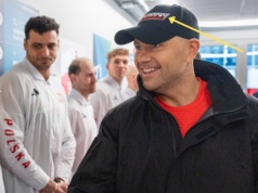 Marka gadżetów kojarzonych z Karolem Nawrockim pod lupą. Prezes zabrał głos