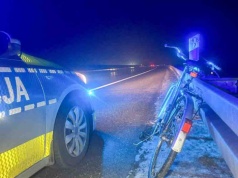 Zaginiony od dwóch dni jeździł rowerem, został zatrzymany na autostradzie