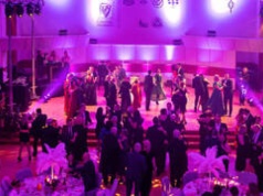 Wielki Bal na Politechnice Wrocławskiej! Do wylicytowania m.in.: rękopis Lema, spinki Tuska i stołek Zięty