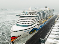 Wycieczkowiec AIDAPrima zawinął do Gdyni. Otwarcie sezonu na stulecie miasta