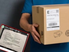 Dała kurierowi "misję specjalną". Kartka na drzwiach podzieliła internet