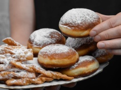 Ile kroków trzeba zrobić, żeby spalić jednego pączka? Oto liczby, które otwierają oczy