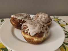 Cieszyn gotowy na Tłusty Czwartek. Cukiernie oferują nawet 16 razy więcej pączków niż zwykle