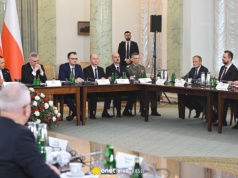 Echa posiedzenia RBN, Donald Tusk na nieformalnym szczycie