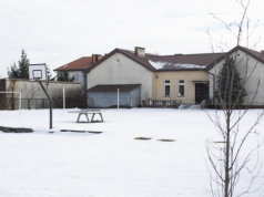 Nowe wielofunkcyjne boisko przy ul. Kierzkowskiej. Miasto ogłosiło przetarg