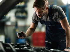 Usuwanie zanieczyszczeń z układu chłodzenia pojazdu. Jak zrobić to poprawnie?