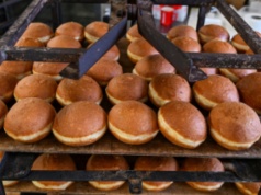 Prof. Jarosław Dumanowski: tłusty czwartek był dawniej częścią tygodniowego szaleństwa