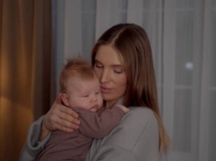 Nie chcę od męża kwiatów na Walentynki. Chcę, żeby w nocy wstawał do płaczącego dziecka