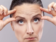 Ten krem to pogromca zmarszczek mimicznych i grawitacyjnych. "Nigdy nie miałam takiej gładkiej buzi"