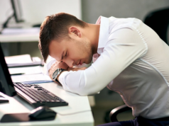 AI miała dać więcej wolnego czasu. Zamiast tego potroiła stres