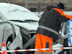 Śnieg i marznący deszcz paraliżują drogi Pomorza. Policja ostrzega kierowców