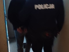 Groził matce śmiercią i szarpał ją. Pijany 48-latek aresztowany na 3 miesiące