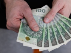 Mało znany dodatek z ZUS. 522 zł co miesiąc, warunki są bardzo konkretne