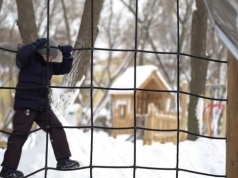 Dzieci nie potrafią dziś zrobić przysiadu. Fizjoterapeutka: "94 proc. dzieci ma braki w ruchach"