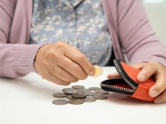 Seniorzy mają czas do 25 lutego, inaczej skarbówka wkroczy do akcji. Emerytura może być niższa
