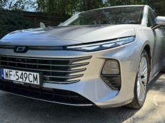 99 900 zł za rywala Toyoty Camry i Skody Superb z silnikiem 1.5 Volkswagena i automatem