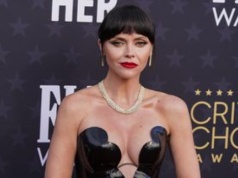 Przyznała, że 8-letni syn śpi z mamą. Szczerze o rodzicielstwie