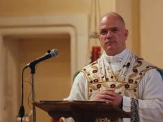 Przełożony generalny FSSPX skomentował rozmowę z Fernándezem. Ważne informacje