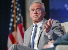 Szokujące słowa Kennedy'ego Jr. "Wciągałem kokainę z sedesów"