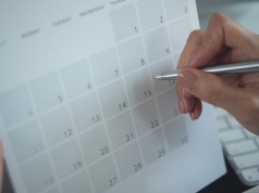 Święta w sobotę w 2026 roku dają dodatkowe dni wolne. Kiedy pracownik można je odebrać?