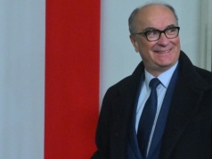 PiS rzucił wszystkie siły, ale temat nie grzeje. Czarzastego ta sprawa buduje