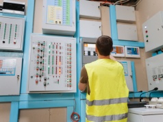 Kompetencje kontrolne operatorów sieciowych względem odbiorców