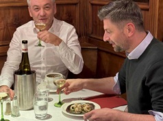 Europosłowie Biedroń i Śmiszek już świętują Walentynki. Dla nich to ważna data!