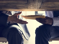 Jakub Znamierowski: Martwe prawo, czyli o karaniu spółek