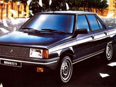 Renault 9 Avenue (1984) – elegancja w paryskim stylu