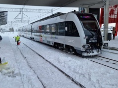 Oblodzenie sieci – Pomorska Kolej Metropolitalna odwołała kursy na lotnisko w Rębiechowie