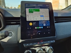 Koniec sięgania po telefon. Google Maps w Android Auto pozwoli zmienić „autko” na ekranie samochodu (choć pewnie nie u każdego)