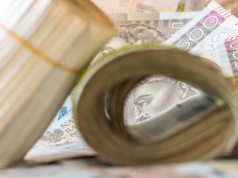 Inflacyjna niespodzianka nie wpłynęła na złotego. Frank pozostaje mocny