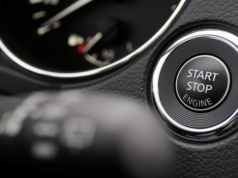 Koniec systemu start-stop w nowych samochodach. Prezydent nie lubi wciskać guzika