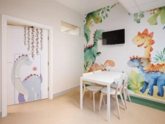 Pomysłowe drzwi do pokoju dzieci. Projekt, który wspiera samodzielność najmłodszych