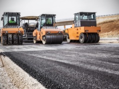 Rozbudowa odcinka drogi krajowej nr 25 coraz bliżej. Podpisano kontrakt warty niemal 400 mln zł