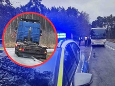 Karpicko. Mogło dojść do tragedii. Zderzenie autobusu z dziećmi z ciężarówką