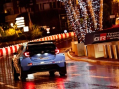 Akio Toyoda w wodorowym GR Yarisie. Toyota walczy o ryczącą przyszłość motorsportu