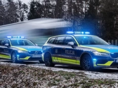 Prawie 200 koni i brak ogranicznika prędkości. Nowe radiowozy dla policjantów