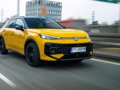 Volkswagen T-Roc 1.5 eTSI DSG R-Line udowadnia, że mały SUV nadaje się w trasę. To murowany hit