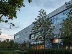 Okrągły Stół już nie w Pałacu Prezydenckim. Od dziś można go zobaczyć. Wstęp jest wolny