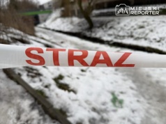 Ciało z raną postrzałową pod wiaduktem. Na miejscu pracowała policja pod nadzorem prokuratora