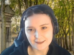 "No to Piątek". Zawodowo zajmuje się ludzkimi zwłokami. Tłumaczy, czym jest odruch Łazarza