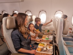 Family First: Emirates wzmacnia ofertę klasy ekonomicznej dla rodzin